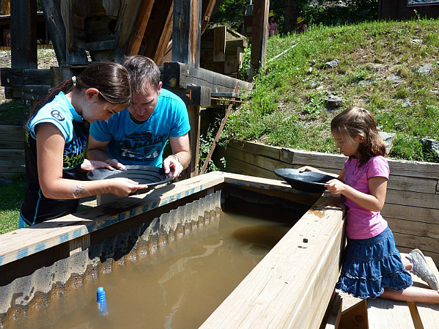 Gold panning à Big Thunder mine