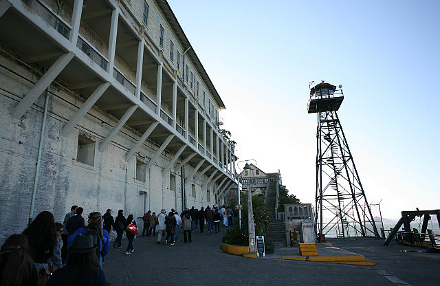 Vue sur les barracks et la Guard Tower