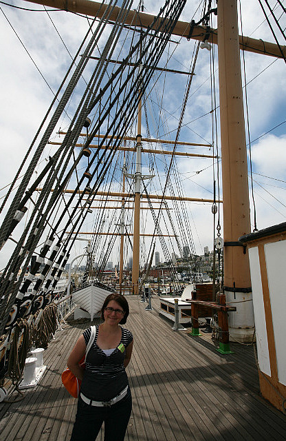 Ève sur le pont du Balclutha