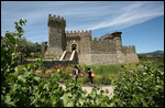 Mylène et Ève qui contemple le château