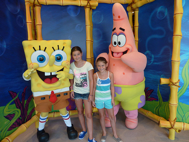 Les filles avec Bob l'éponge et Patrick