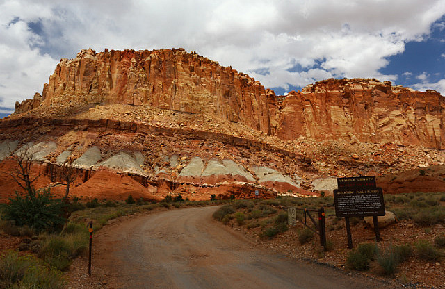 Capitol Reef Grand Wash trail entrance