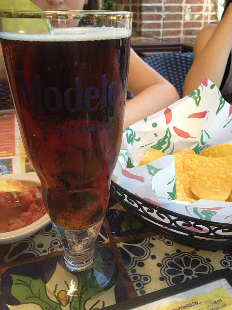 La bière Modelo au Mexican Grill est exellente!