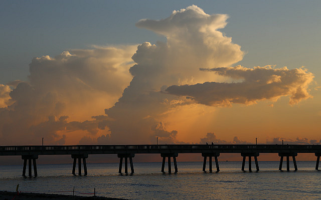 Nuages au levé du soleil