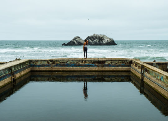 Alice aux Sutro Baths